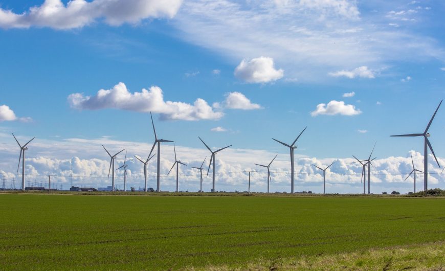 Poradnik: mała elektrownia wiatrowa domowa